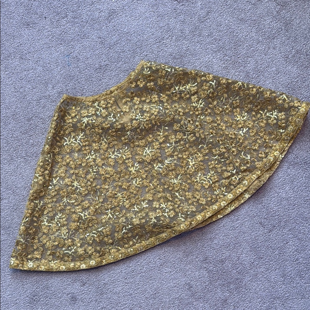 Elegant Gold Floral Top Cover